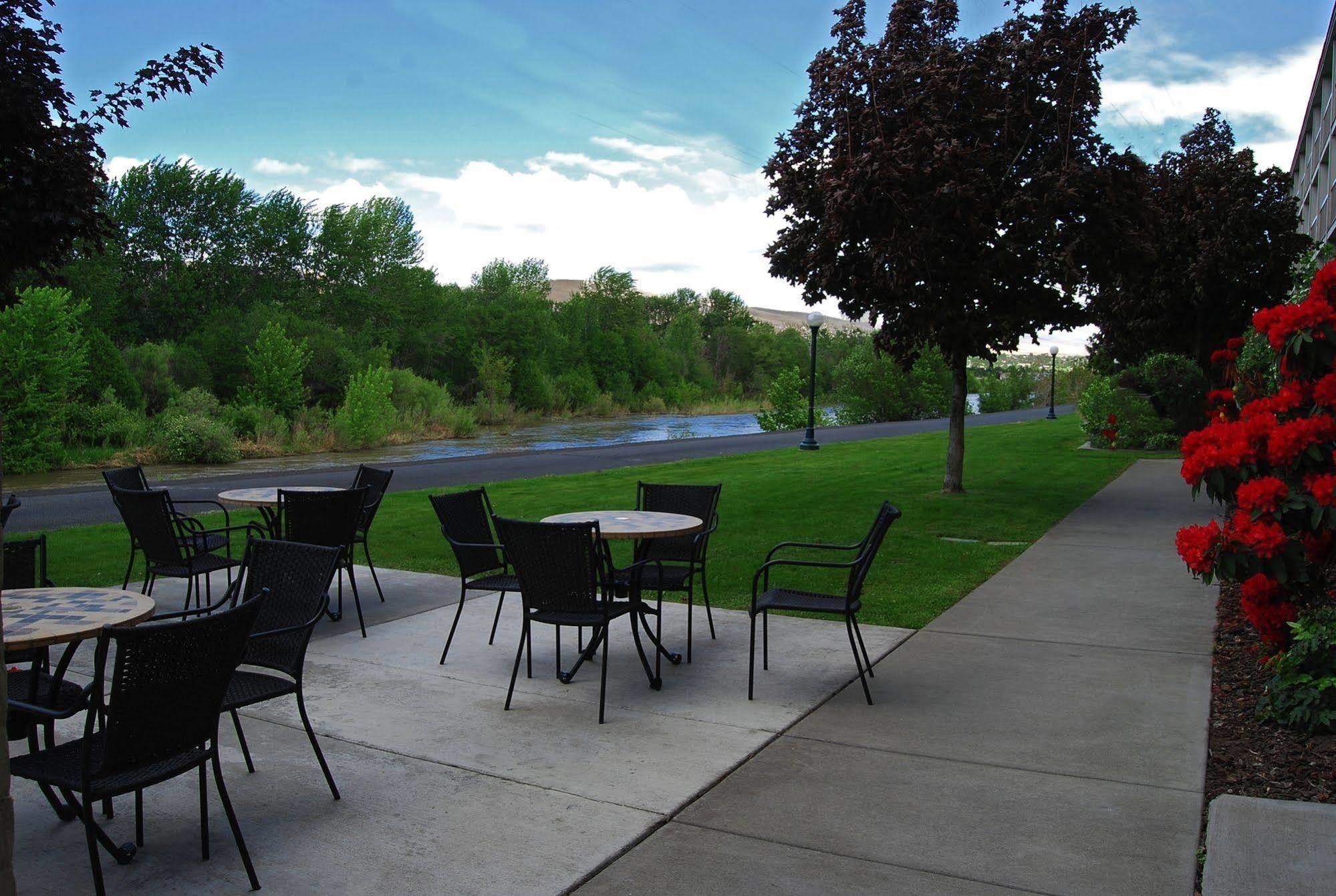 Baymont By Wyndham Yakima Riverfront Restaurant foto