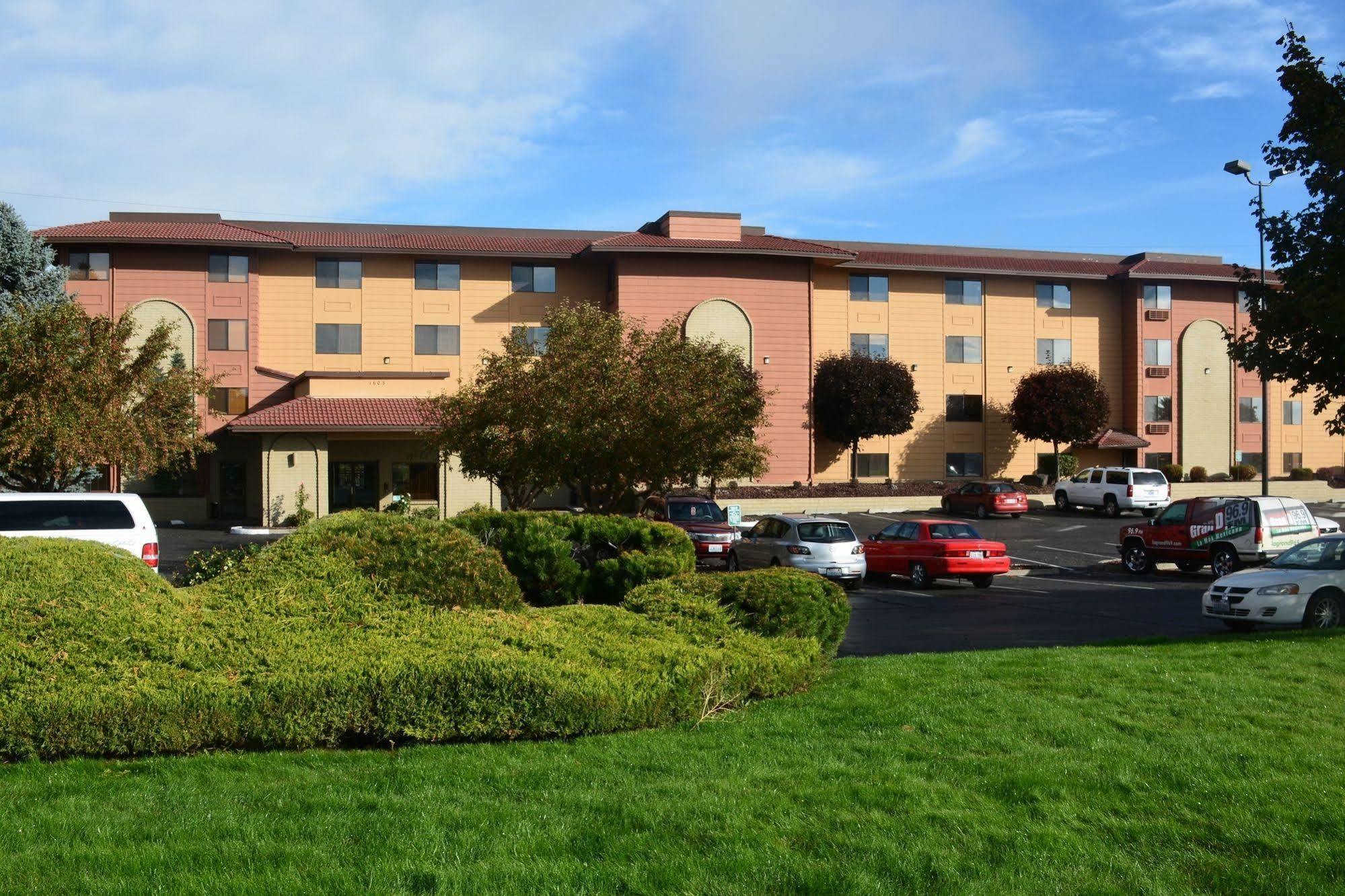 Baymont By Wyndham Yakima Riverfront Buitenkant foto
