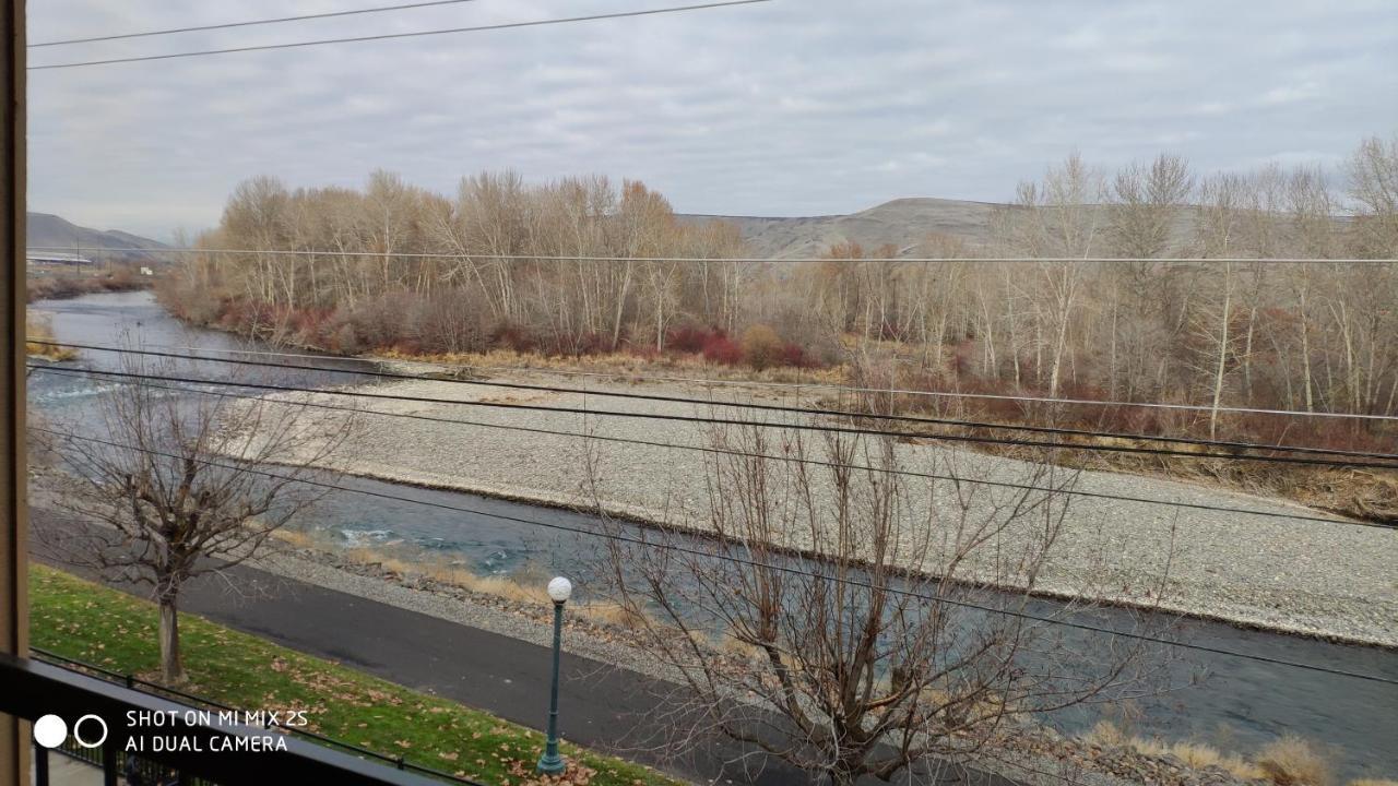 Baymont By Wyndham Yakima Riverfront Buitenkant foto