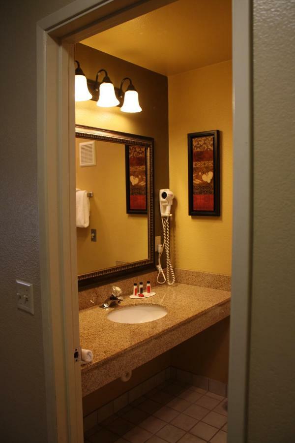 Baymont By Wyndham Yakima Riverfront Buitenkant foto
